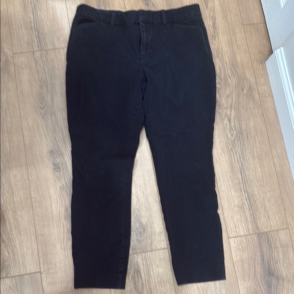 Classic Black Women's cropped pants
